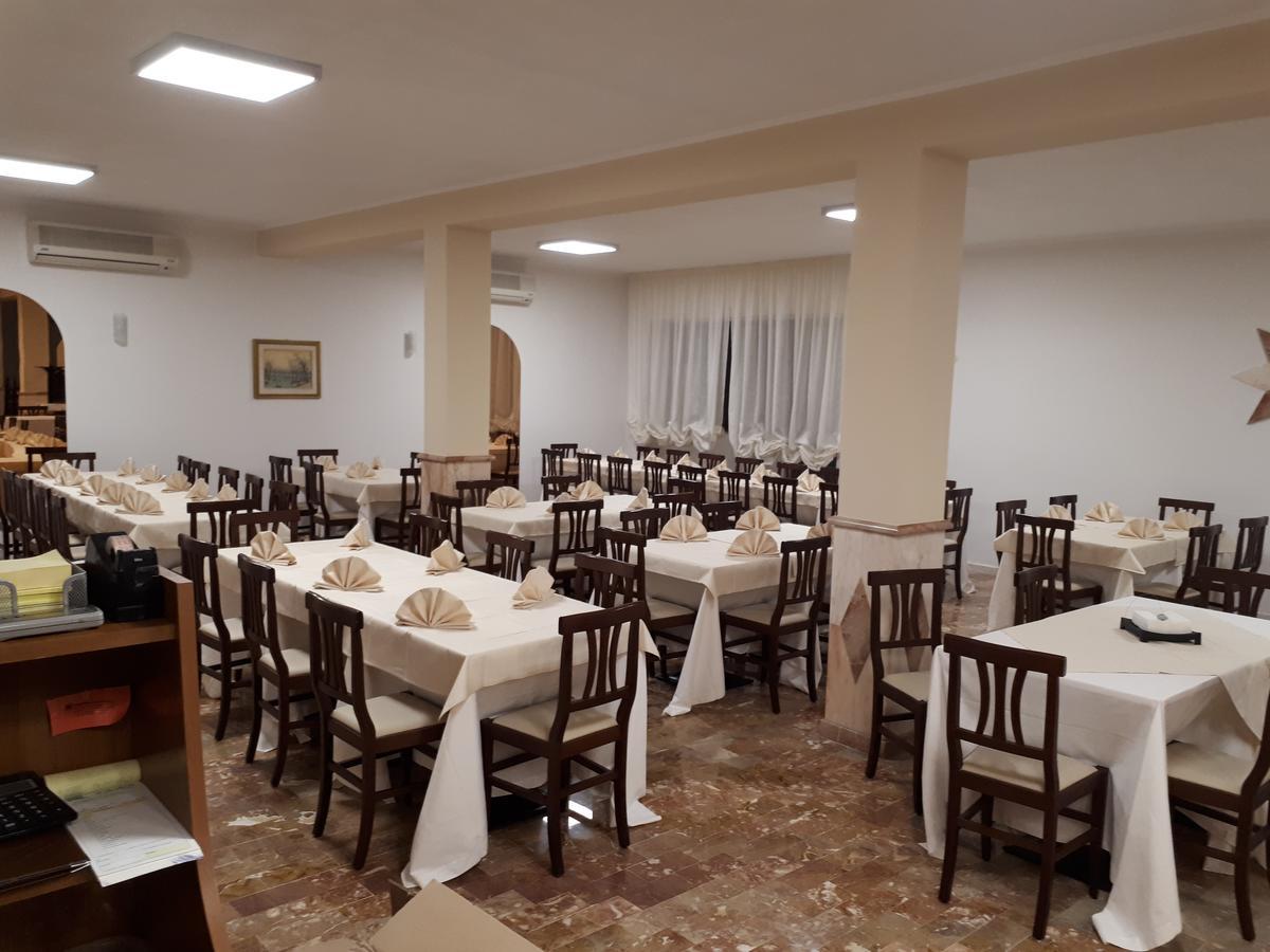 拉科林尼塔酒店 Montazzoli 外观 照片
